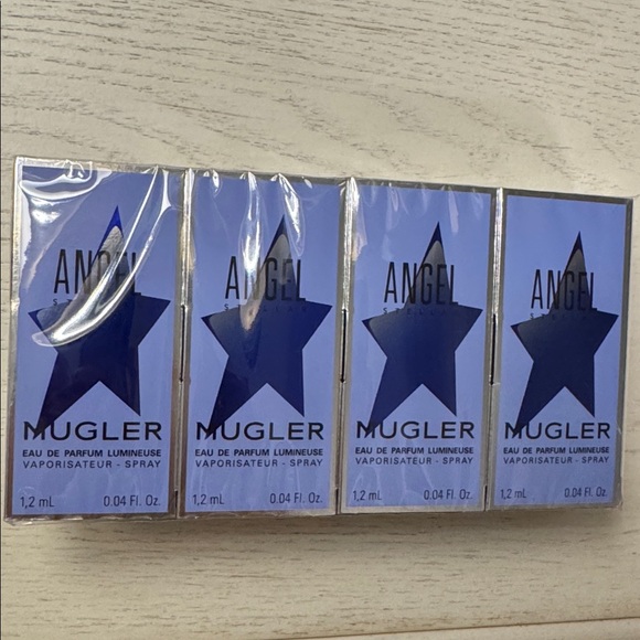 Mugler Angel  Stella Perfume 1.2 ml sample pack of 16 great for traveling - Picture 1 of 3